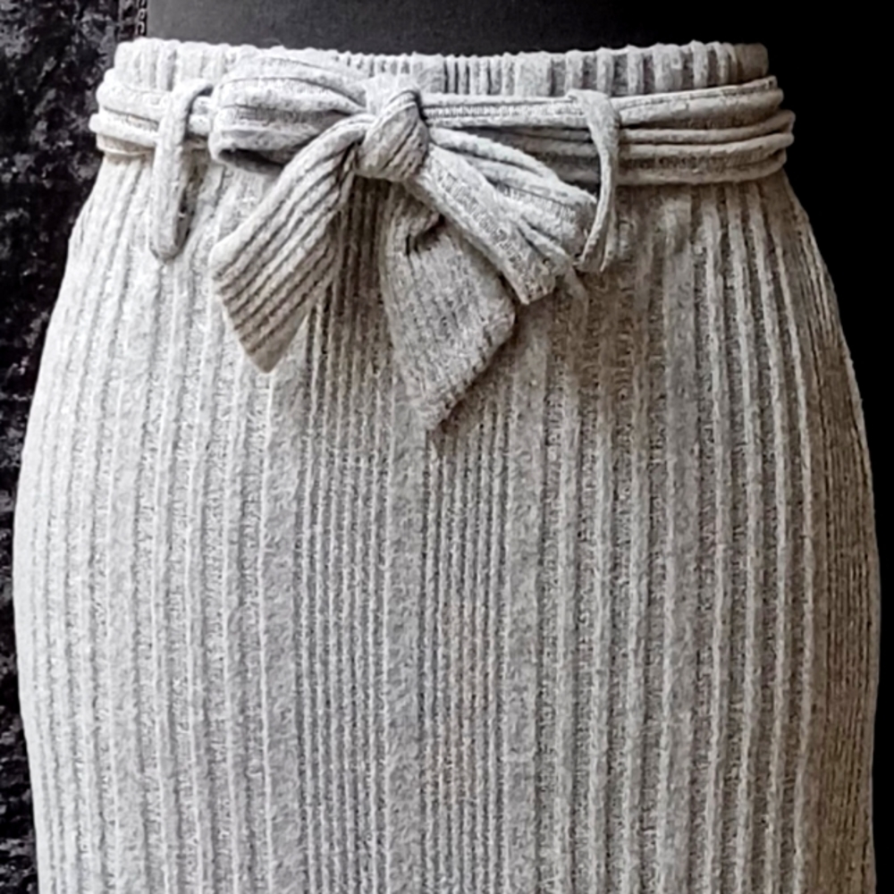 Lily Rose- Heather Gray Skirt. Sze XS